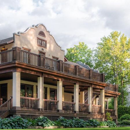 Naramata Inn Екстериор снимка
