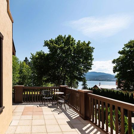 Naramata Inn Екстериор снимка