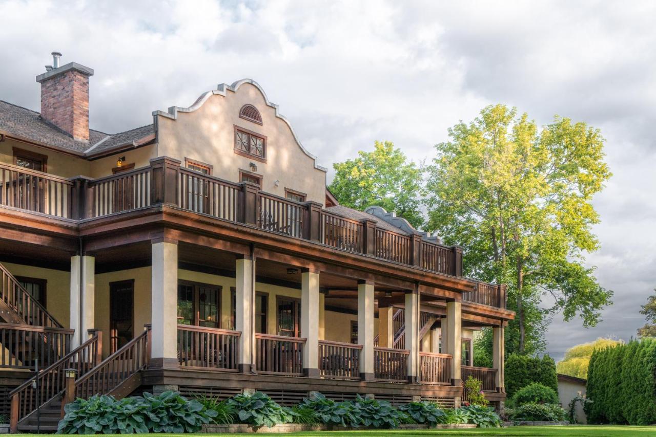Naramata Inn Екстериор снимка