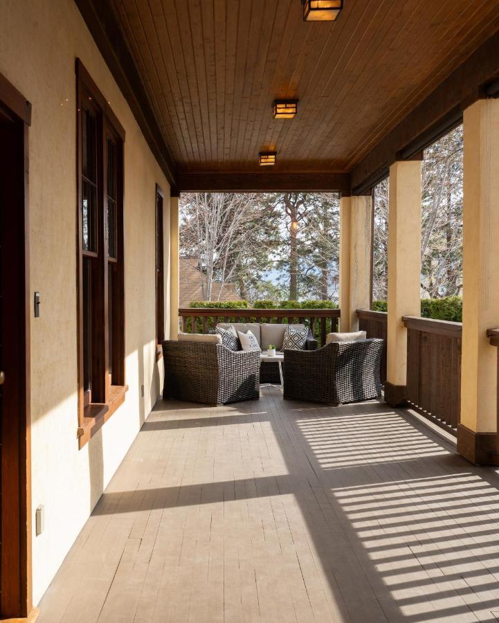 Naramata Inn Екстериор снимка