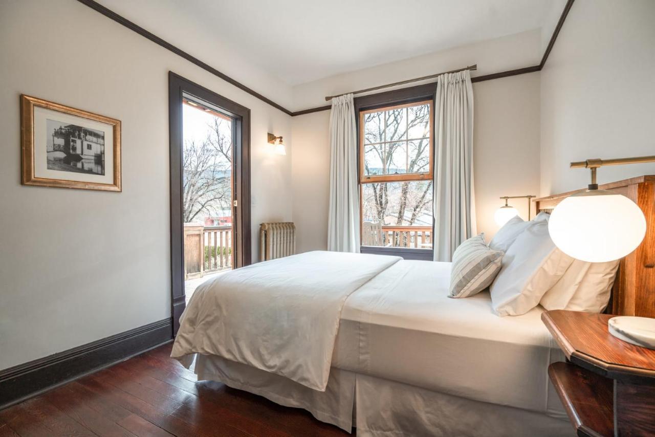 Naramata Inn Екстериор снимка